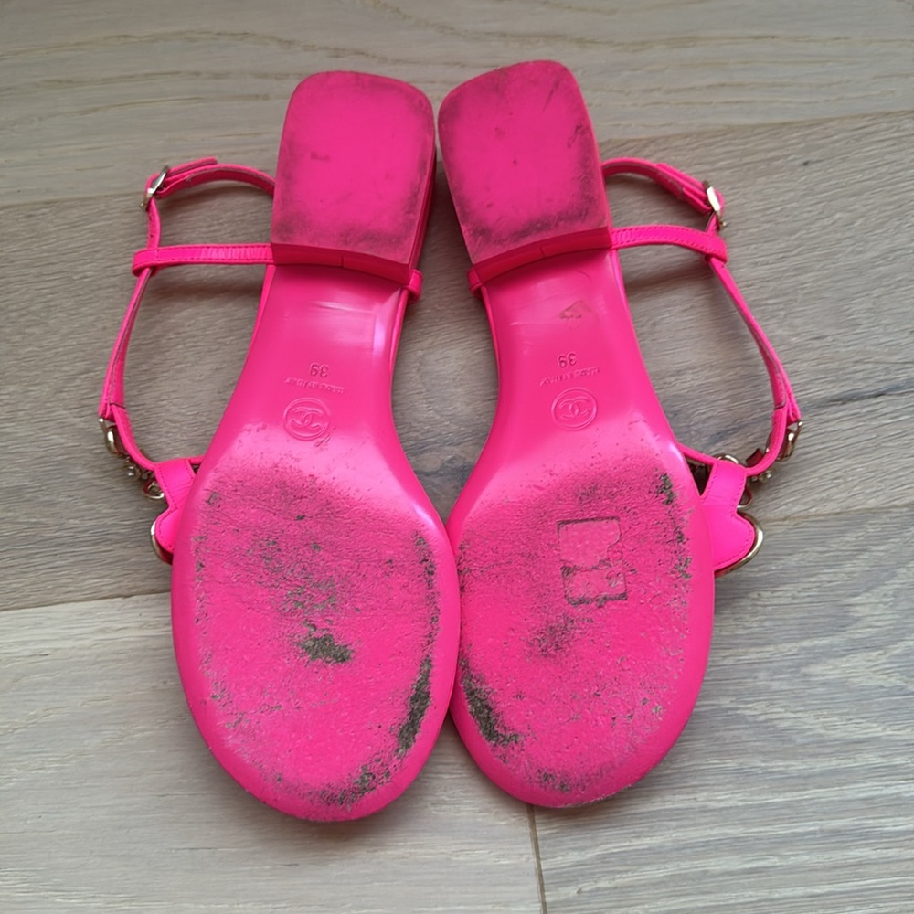 Chanel hot pink sandals - Picture 5 of 5